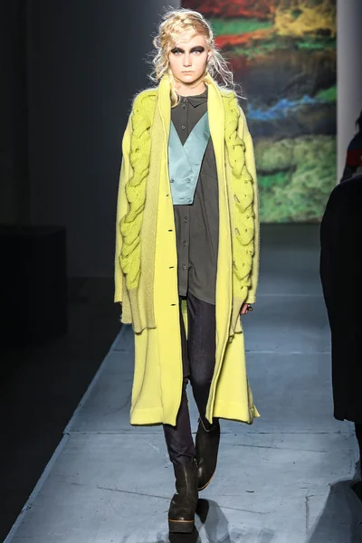 Look 10